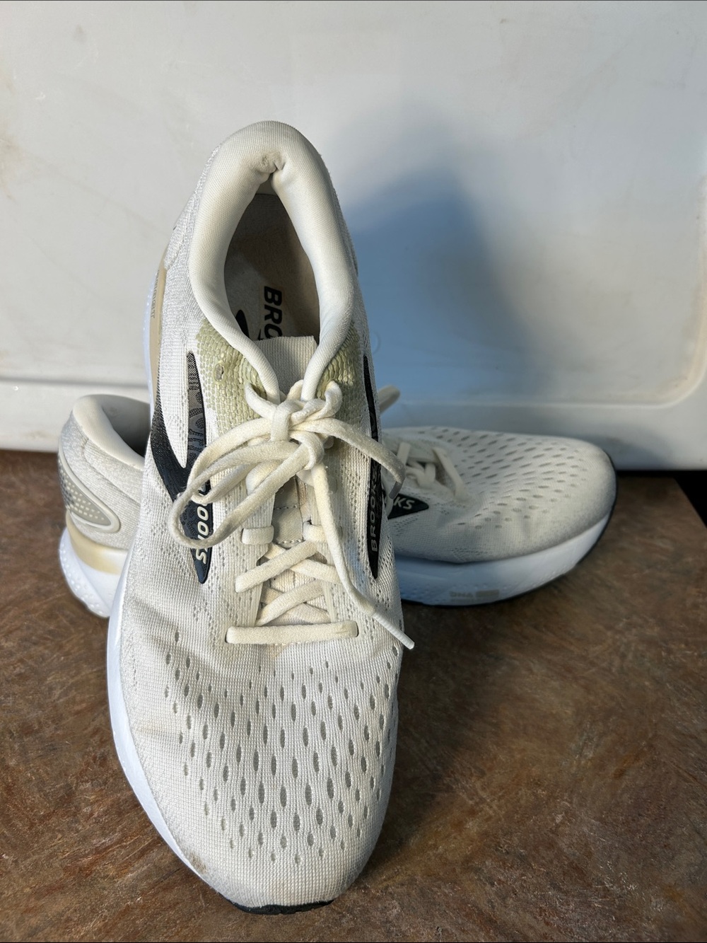Brooks Ghost 16 Mens Shoes Gray Running Walking Sneaker 1104181D125 Gym. Sz 9.5